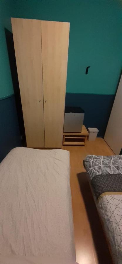 Charlotte, Not For Parties, Not A Hotel, Room With Shared Bathroom, No Kitchen Amsterdam Esterno foto
