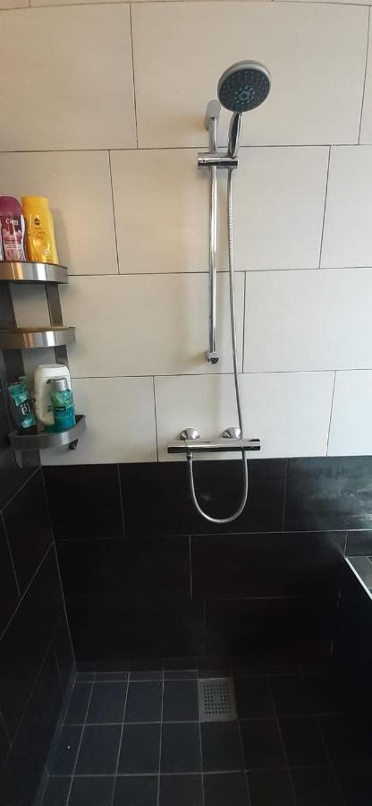 Charlotte, Not For Parties, Not A Hotel, Room With Shared Bathroom, No Kitchen Amsterdam Esterno foto