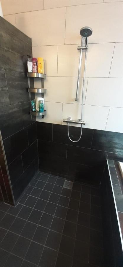 Charlotte, Not For Parties, Not A Hotel, Room With Shared Bathroom, No Kitchen Amsterdam Esterno foto