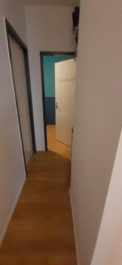 Charlotte, Not For Parties, Not A Hotel, Room With Shared Bathroom, No Kitchen Amsterdam Esterno foto
