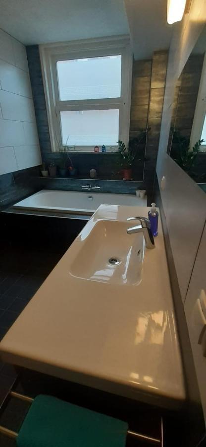 Charlotte, Not For Parties, Not A Hotel, Room With Shared Bathroom, No Kitchen Amsterdam Esterno foto